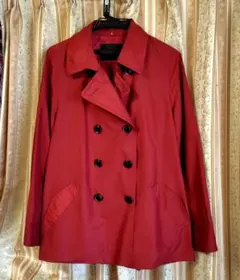 赤 トレンチコート