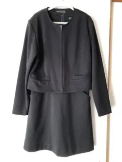 黒のセットアップ ノースリーブドレスとジャケット-445