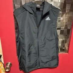 adidas フード付きベストネイビー