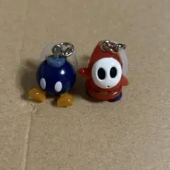 スーパーマリオ　めじるしアクセサリー　2点 ヘイホー　ボムヘイ