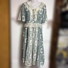 axes femme 花柄レース半袖ワンピース