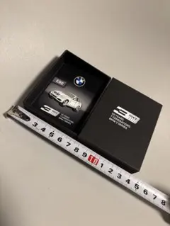 신품 비매품 BMW 3シリーズ 50周年記念 ピンバッジ E90