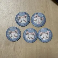 ちいかわ 刺繍缶バッジ ビスケット 古本屋 カニちゃん