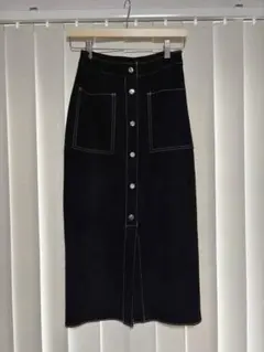 ブラックスエード風タイトスカート