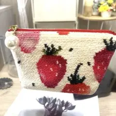 いちご柄ポーチ LOYERARY by FEILER