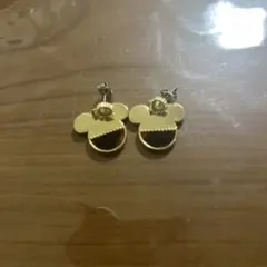 ミッキーマウス型金色メッキピアス