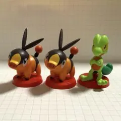 チョコエッグ　ポケモン旅立ちの3匹 ポカブ2 キモリ
