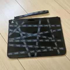 NARS ロゴデザイン ポーチ ブラックのサムネイル