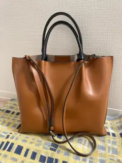 美品✨ジャンニキャリーニ レザー トートバッグ キャメル×ブラックのサムネイル