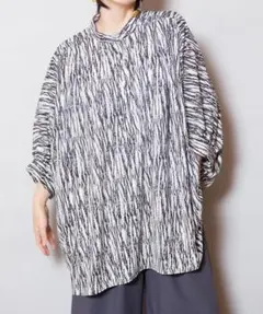 新品未使用タグ付き osmosisロフ 半袖ヘンリーネックシャツ オズモーシスのサムネイル