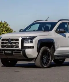 超激安！新車外し　トライトンGSR純正オーバーフェンダーセット4枚 超激安！新車外し トライトンGSR純正オーバーフェンダーセット4枚 超