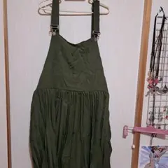 オリーブグリーン プリーツサロペット11月末に捨てます。値下げしときます。