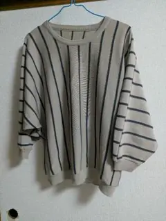 ストライプ柄オーバーサイズ長袖ニット