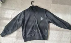 ナイロンジャケット黒色です！