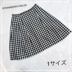 【ストロベリーフィールズ】 スカート　総柄 フレアスカート (1)　白　黒のサムネイル