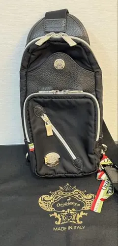 【週末限定セール】オロビアンコ　ショルダーバッグ ボディーバッグ　ブラック