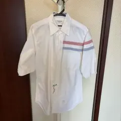 ご*ま様 THOM BROWNE 半袖シャツ ホワイト　クリーニング済みのサムネイル