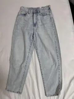 H&M LOOSE MOM JEANS ウルトラハイウエストのサムネイル