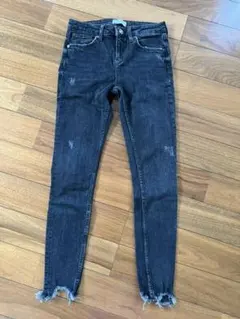 ZARA スキニーデニム ジーンズ　クラッシュデニム　36