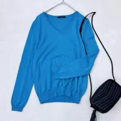 u50【マカフィー】Ｖネック長袖ニット　ウール　鮮やかな青　M