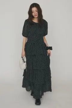 Dan新品Freada 黒と白のドット柄ロングワンピース定価14,800円 新品Freada 黒と白のドット柄ロングワンピース定価14,800円 - メルカリ