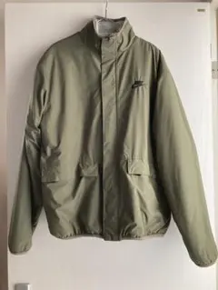 Nike オリーブグリーン ジャンパー