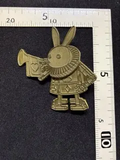ニーアオートマタ 遊園地うさぎ　ピンバッジのサムネイル