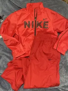 Nike 赤 チェック柄 ジャケット・パンツセット Nike 赤 チェック柄 ジャケット・パンツセット - メルカリ
