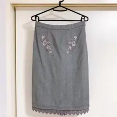 axes femme刺繍入りグレータイトスカートM size