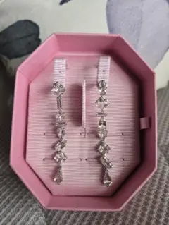 Mesmera ロングピアス