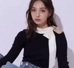 Rirandture sweetコラボ ショルダースリットハイネックニット