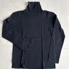 UNIQLO ブラック タートルネック Tシャツ