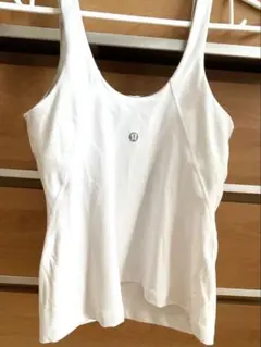 Lululemon ホワイト Vネック タンクトップのサムネイル
