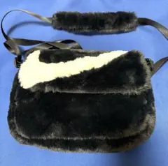 ナイキ NIKE ファー素材 ショルダーバッグ