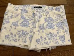 【1度のみ着用】forever21 オフホワイト　花柄　ショートパンツ
