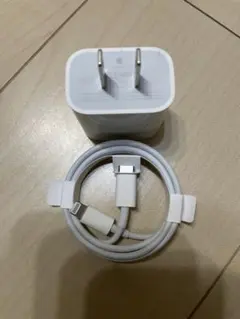 Apple純正の20W充電器とタイプC-ライトニングの1mケーブルのセット