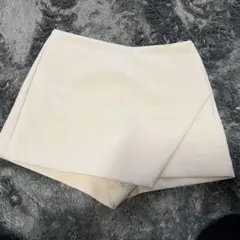 ZARA スコート クリーム、ベージュ色