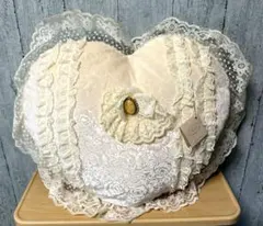 ハート♡のクッション 横約40cm 縦約30cmのサムネイル