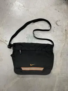 90s NIKE ナイキ　メッセンジャーバック　ショルダーバック　y2k 刺繍
