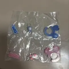 TWICE LOVELYS アクリルカラビナフロッキーマスコット　モモ　ツウィ