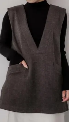 アーバンリサーチ ジャージーメルトンVネックジレ ブラウン