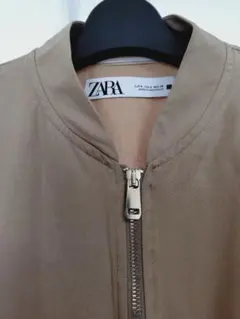 【ZARA】ショートブルゾン 薄ベージュ 裏地なし