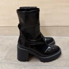 ZARA エナメル　ブーツ　ショートブーツ チャンキーヒール　エモダ　ジェイダのサムネイル
