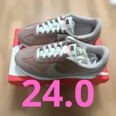 ⑮【新品】Nike ピンク スエード スニーカー 24.0