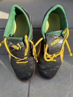 Puma フットサルシューズ ブラック/イエロー