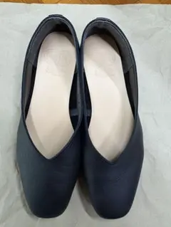 【値下げ】美品ENあしながおじさん防水Vカットフラットシューズのサムネイル