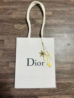 美品✨『DIOR』ショッパー　ホワイト　 ロゴチャーム付き　送料無料⭕️