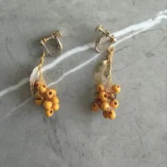 【ハンドメイド】小枝風 ビーズ イヤリング ミモザ・金木犀モチーフ