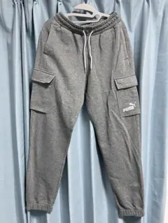 PUMA グレー カーゴパンツ サイドポケット付き