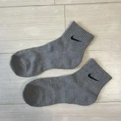 NIKE ソックス グレー アンクル丈のサムネイル
